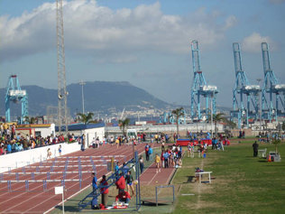 Deportes reabre desde mañana las pistas de atletismo y el polideportivo 'Loren'