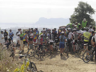 Doscientos ciclistas recorren Las Corzas en una nueva actividad del Mes de la Bicicleta