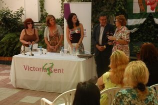 'Victoria Kent' reconoce la labor de la agrupación de Fibromialgia