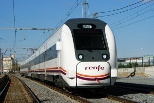 Los viajeros del tren Altaria Madrid-Algeciras, dos horas tirados en la vía debido a una avería