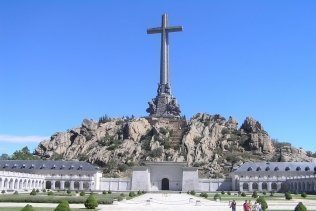 Preguntas Incómodas: ¿Que piensa de exhumar los restos de Franco del Valle de los Caídos?