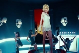Madonna estrena su nuevo videoclip "Give Me All Your Luvin"
