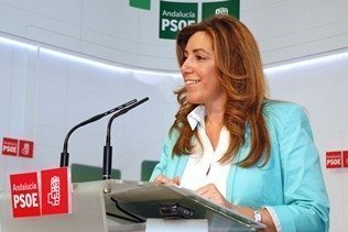 Susana Díaz: "Arenas sigue callando, tragando y traicionando a Andalucía"