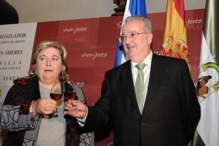 El Consejo Regulador del Vino cesa a Fernández como presidente
