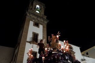 De Lunes a domingo.Por UNODAQUI.La Santa superó el listón, fiasco y Algeciras