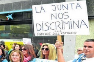 Indignación de los padres y madres del Colegio Parque del Estrecho" de Algeciras