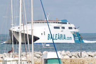 Baleària efectuará dos rotaciones nocturnas en el Estrecho hasta septiembre