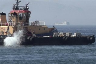 Pescadores de la Bahía de Algeciras insisten en pedir la retirada de los bloques de hormigón