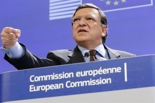 Barroso recuerda a Rajoy que es "ilegal" cobrar una tasa por cruzar la frontera en Gibraltar
