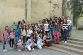 Los alumnos premiados en la Oferta Educativa Municipal realizan su viaje cultural a Córdoba