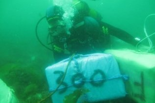 Recuperados 37 fardos (1667 kgrs) de hachís fondeados en el mar
