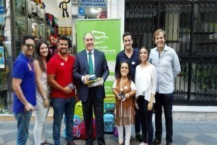 NNGG recoge material escolar para ADRA en varios establecimientos de Algeciras