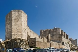 El Castillo de Guzmán el Bueno y el adarve de la muralla medieval ya tienen horario de visita