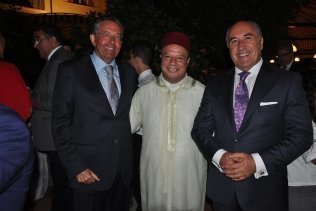 El alcalde felicita públicamente al cónsul general de Marruecos por el éxito de su recepción oficial