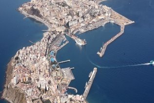Ceuta abaratará este mes el precio del billete de barco para permitir llegada de turistas