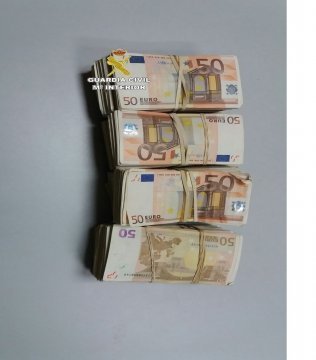 La Guardia Civil interviene 188.655 euros sin declarar