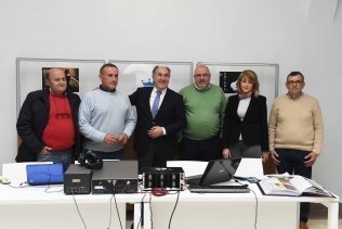 Radioaficionados de Algeciras emiten transmisiones en recuerdo de Paco de Lucía