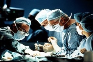 Andalucía vuelve a tener una de las tasas más bajas de pacientes en lista de espera quirúrgica