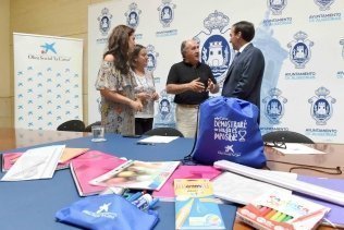 Presentado el programa de ayuda para material escolar en Algeciras