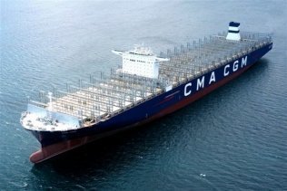 Valoración positiva a la llegada del buque portacontenedores más grande que haya hecho escala en España