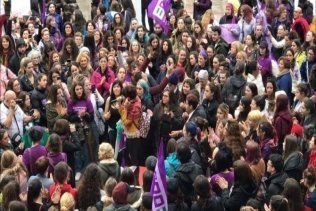 Marea Violeta se manifiesta hoy contra el incumplimiento del Pacto contra la Violencia de Género