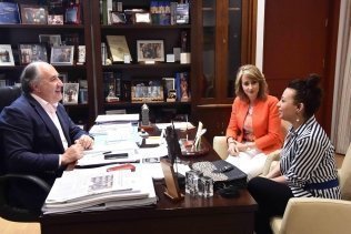 Noelia Sabarea pide al alcalde colaboración para fomentar su espectáculo Las Quijanas"
