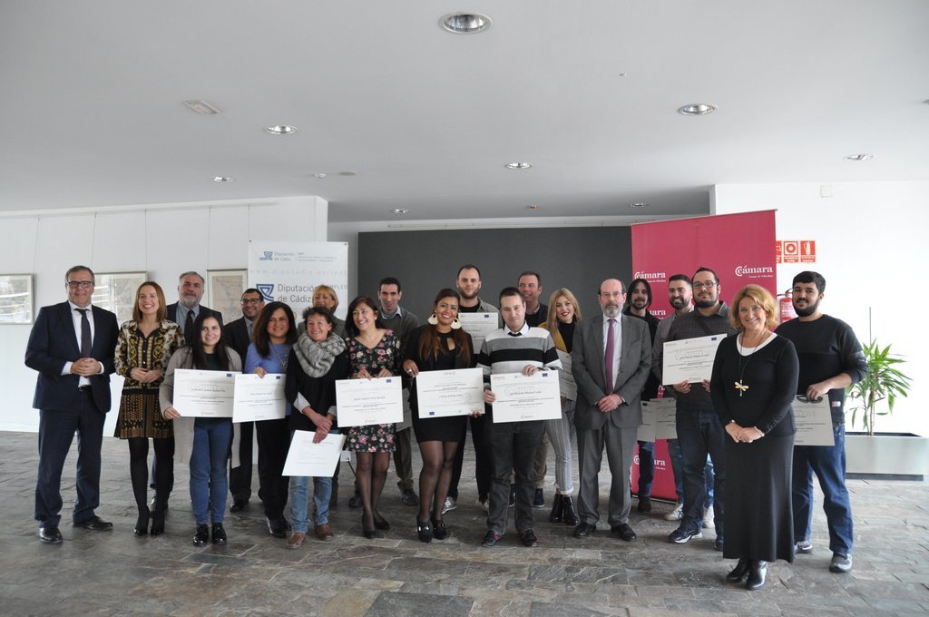 Cámara y Diputación entregan los diplomas a los participantes en el curso de gestión empresarial