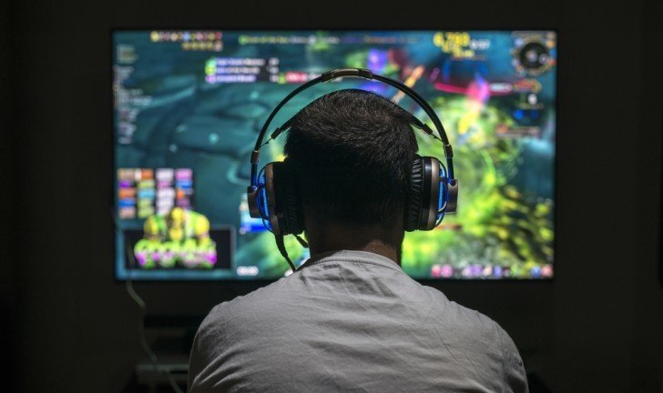 La Policía Nacional presenta en Algeciras una guía de seguridad para "gamers"