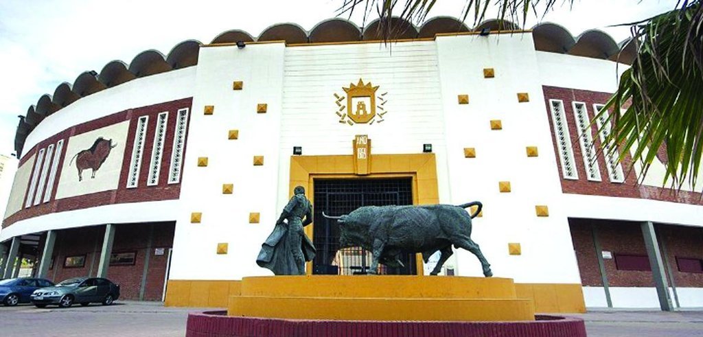 Proponen que la plaza de toros de Algeciras pase a llamarse Miguel Mateo 'Miguelín'